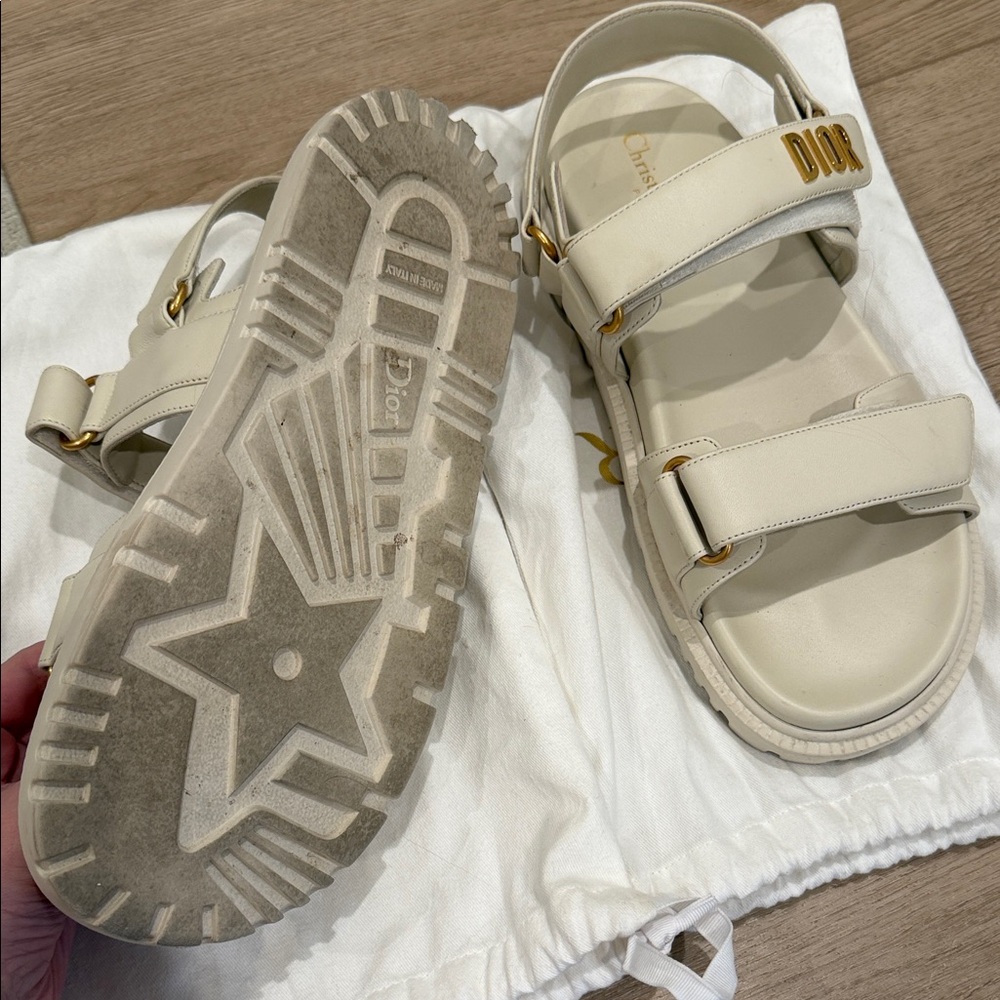 Dior Dioract Sandals in white/cream lambskin - Picture 2 of 5